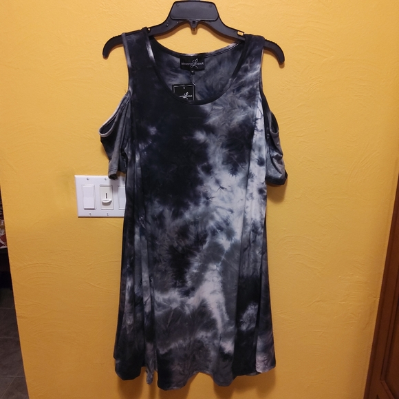 NWT Tie Dye* Cold Shoulder Dress 1X Firm Price - Picture 4 of 6